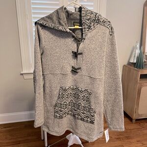 Cabela’s women’s sweater pullover